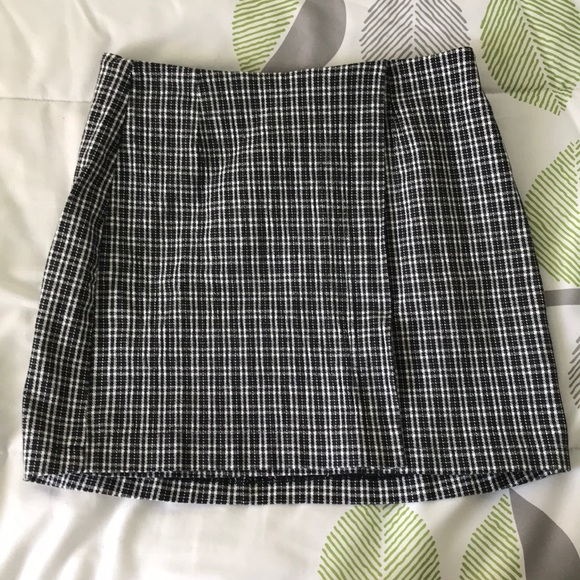 Brandy Melville Dresses & Skirts - Brandy Melville Plaid Wrap Skirt